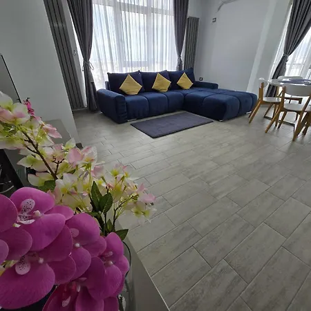 Side Luxury - Pool & Langa Plaja