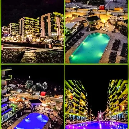Side Luxury - Pool & Langa Plaja شقة *